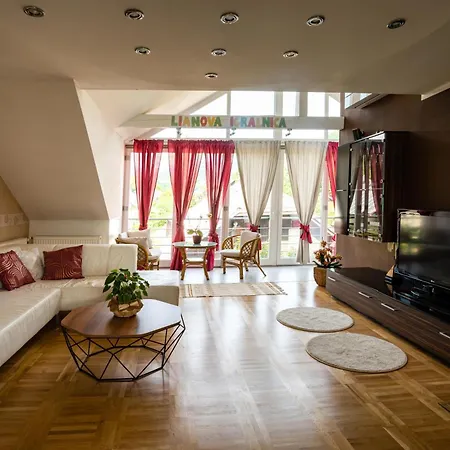 Triglav Sunset Apartment *