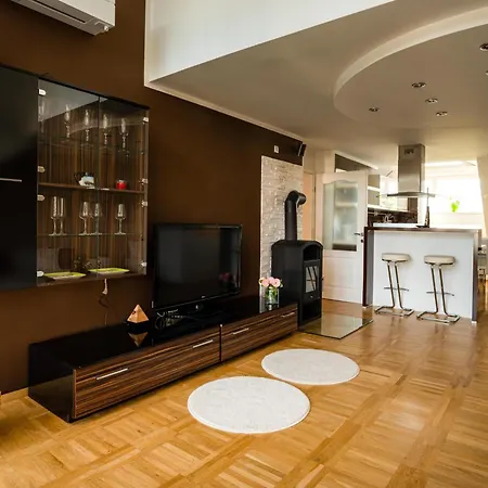 Triglav Sunset Apartamento *